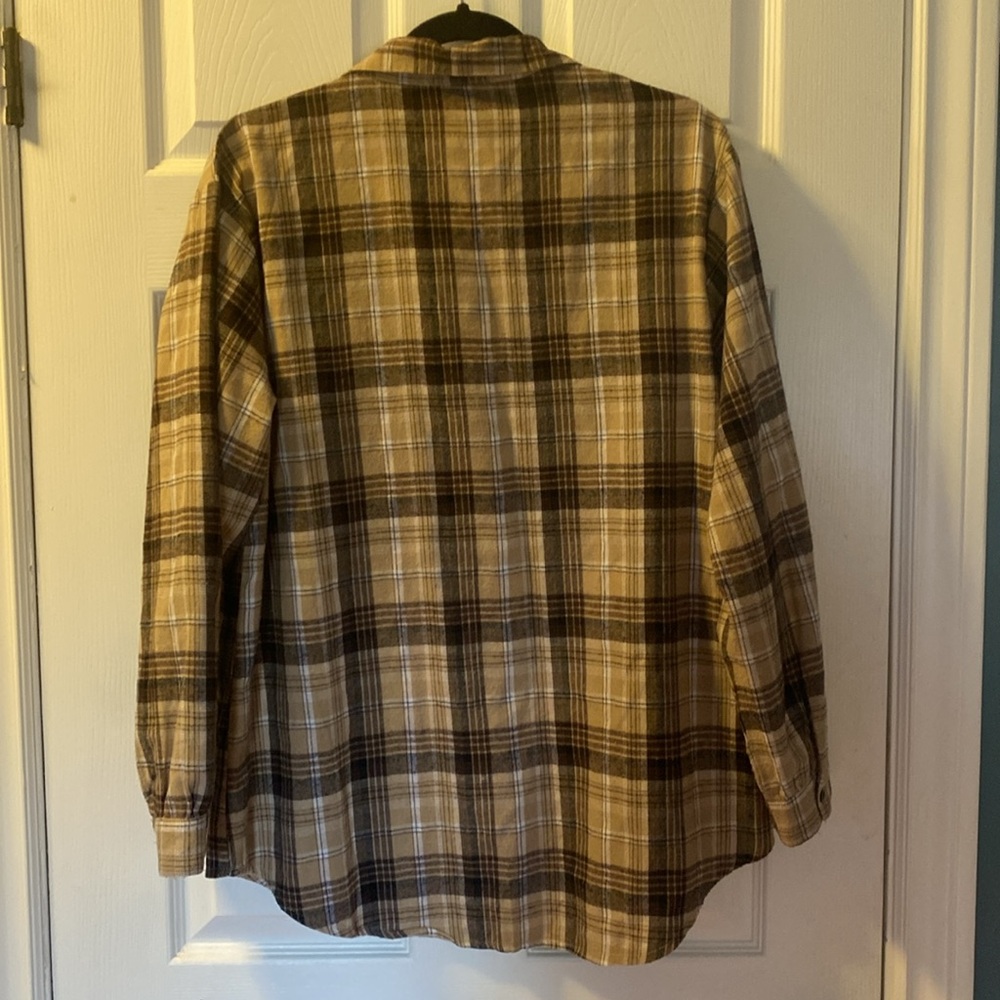 ROMWE Plaid Shirt - Picture 2 of 5